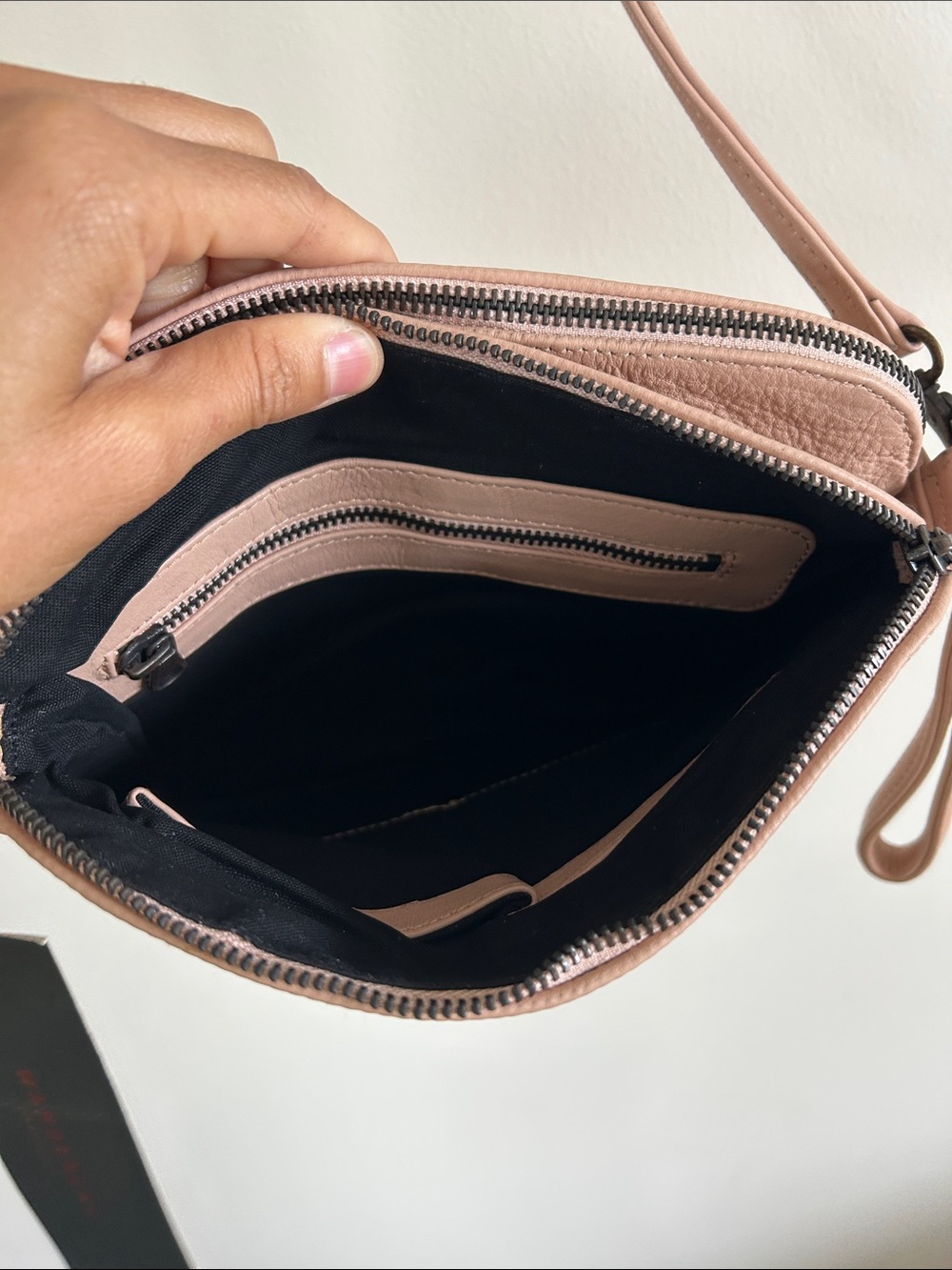 Wanderers Travel Co THE VENETIAN PASSPORT Blush Leather Crossbody Bag - Picture 10 of 13